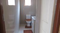 Guest Toilet - 4 square meters of property in Verulam 