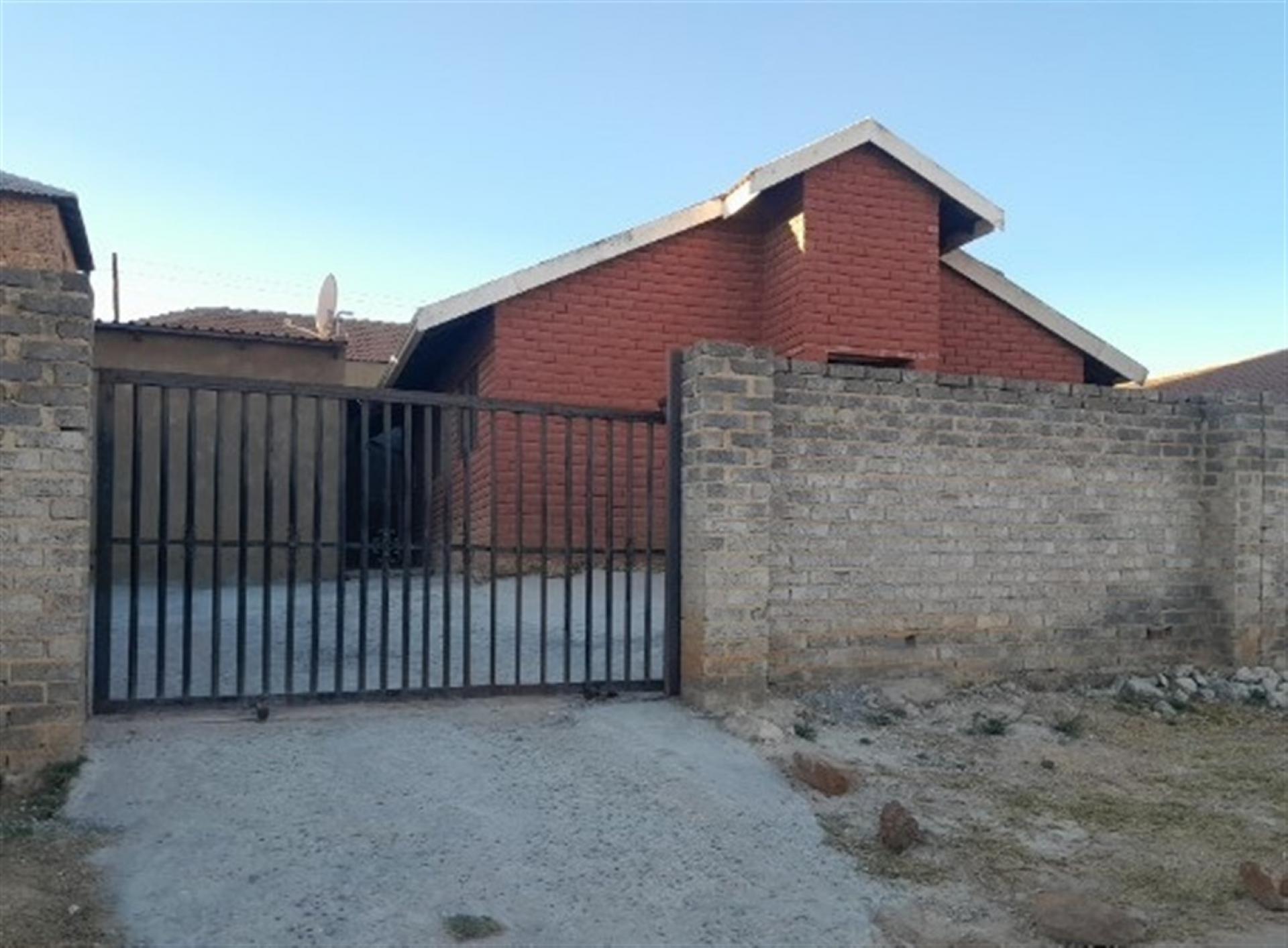 Front View of property in Cosmo City