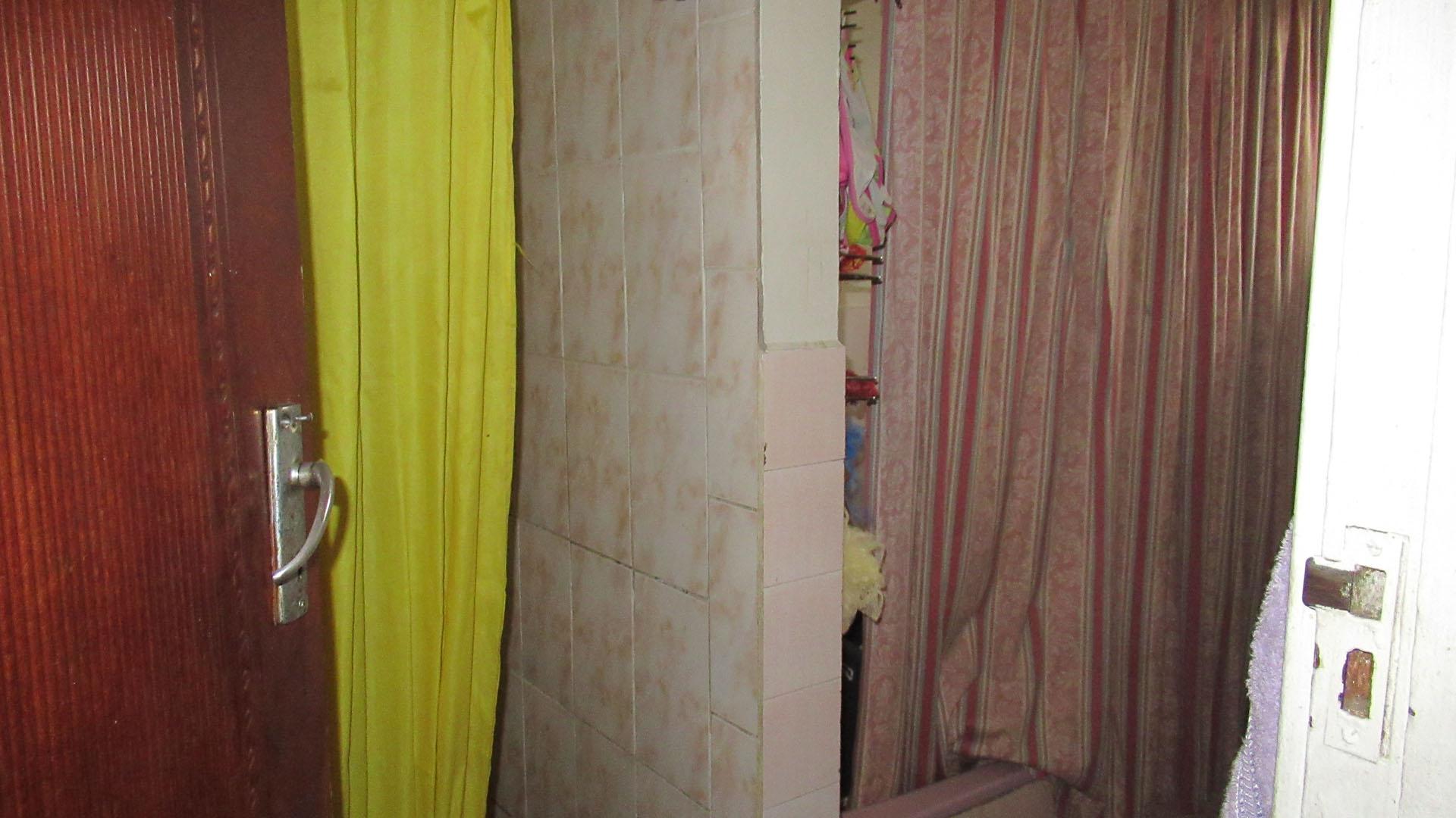 Bathroom 1 - 6 square meters of property in Reservoir Hills KZN