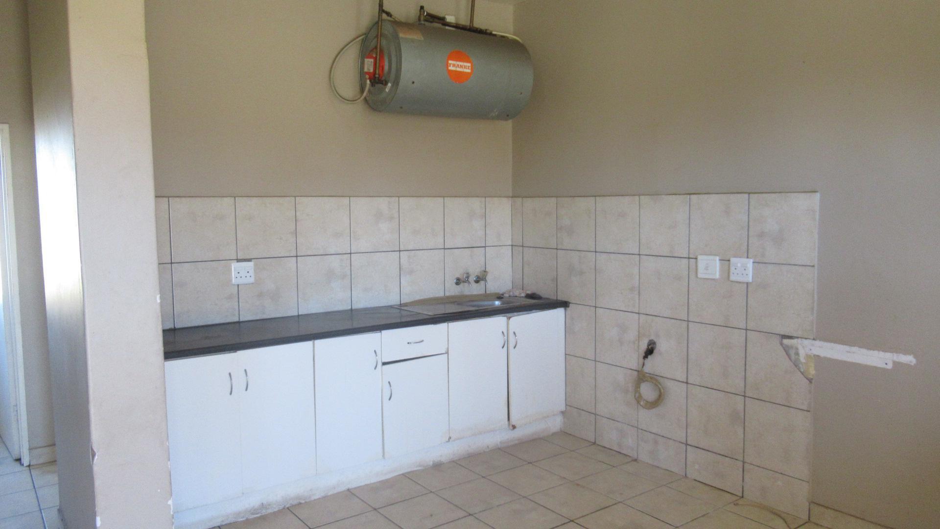 Kitchen - 5 square meters of property in Grootvlei