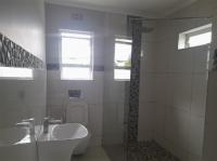 Main Bathroom of property in Paarl