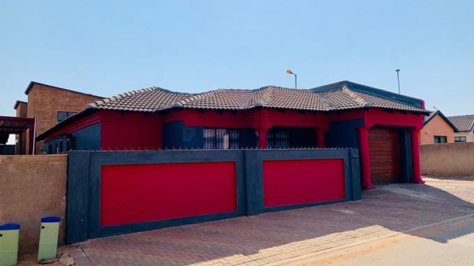 4 Bedroom House for Sale For Sale in Soshanguve - MR533011