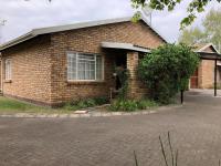 2 Bedroom 1 Bathroom Simplex for Sale for sale in Newcastle