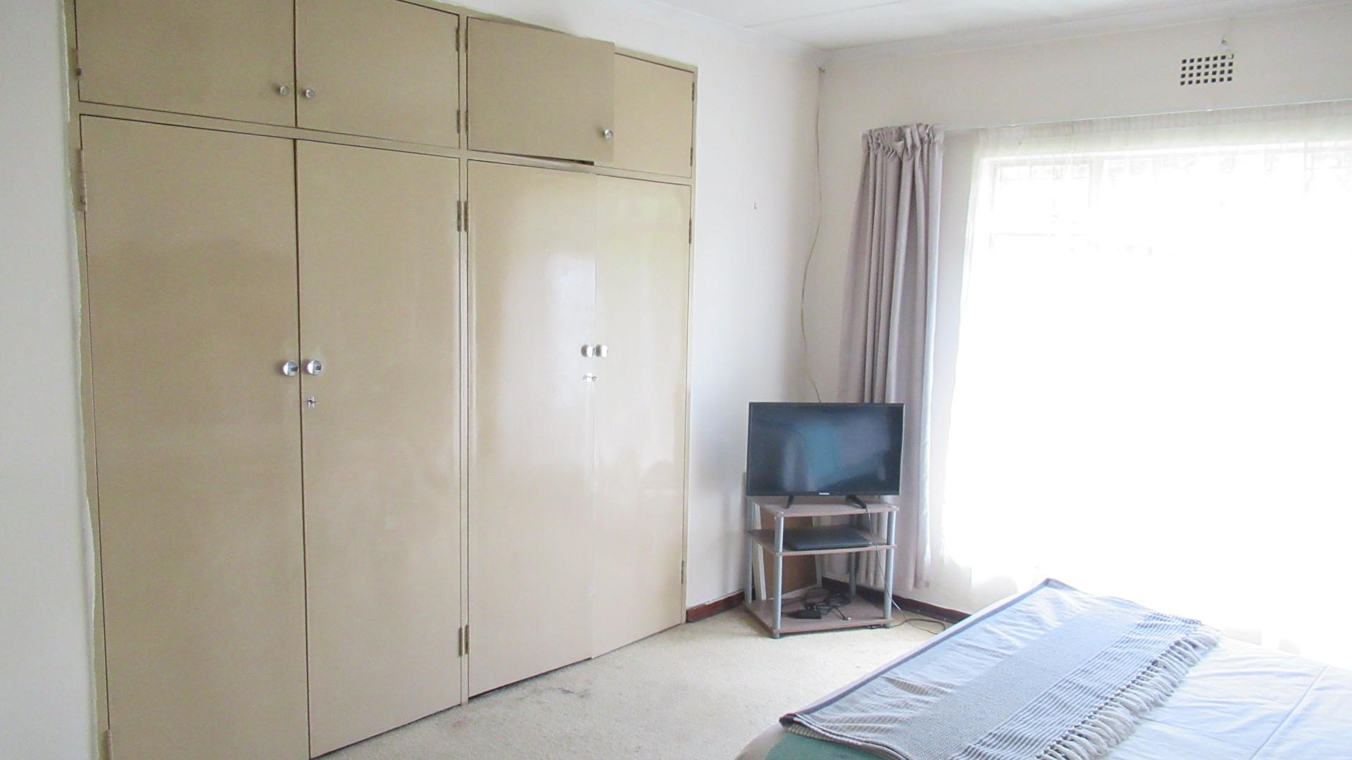 Main Bedroom - 26 square meters of property in Sasolburg