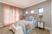 Bed Room 2 - 17 square meters of property in Waterkloof Heights