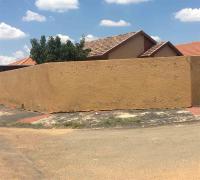 Front View of property in Protea Glen