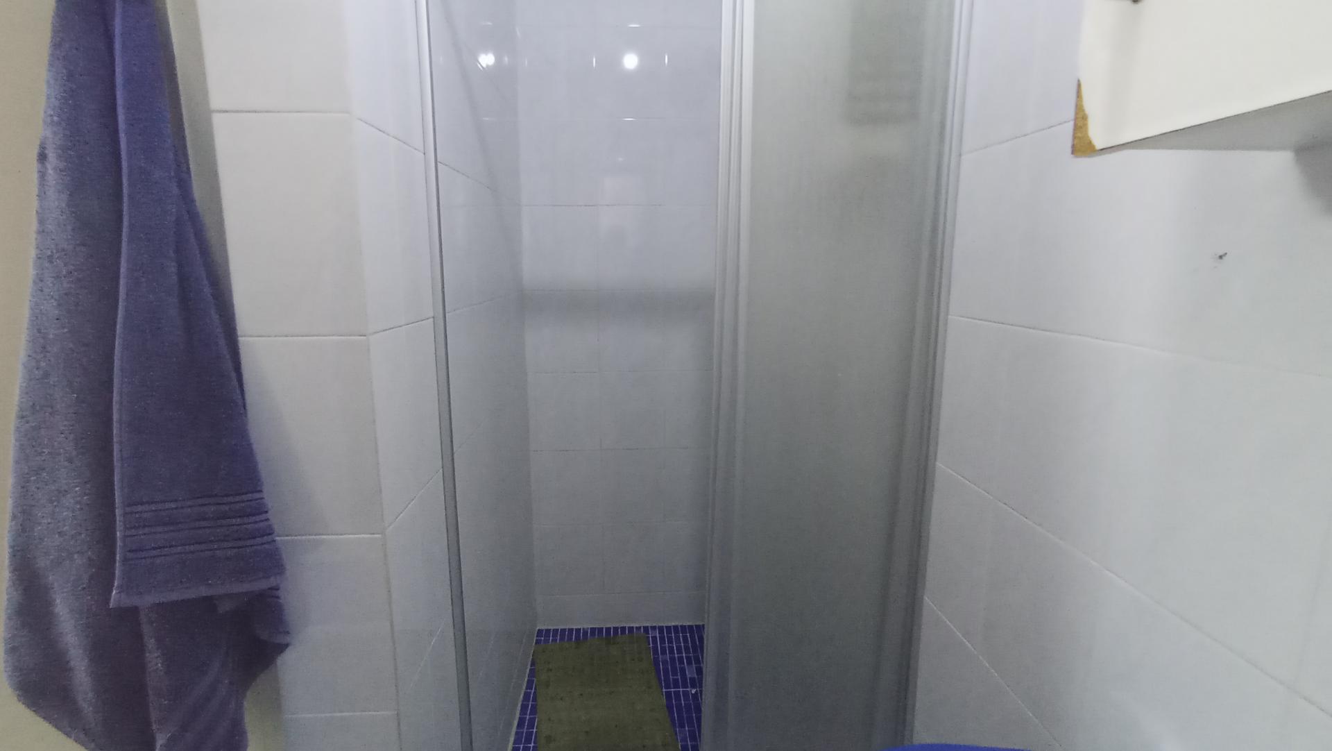 Main Bathroom - 3 square meters of property in Shallcross 