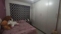 Bed Room 1 - 9 square meters of property in Shallcross 