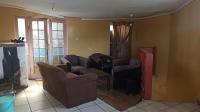 Lounges - 19 square meters of property in Wetton