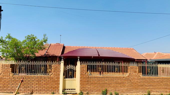 3 Bedroom House for Sale For Sale in Soshanguve - MR533444