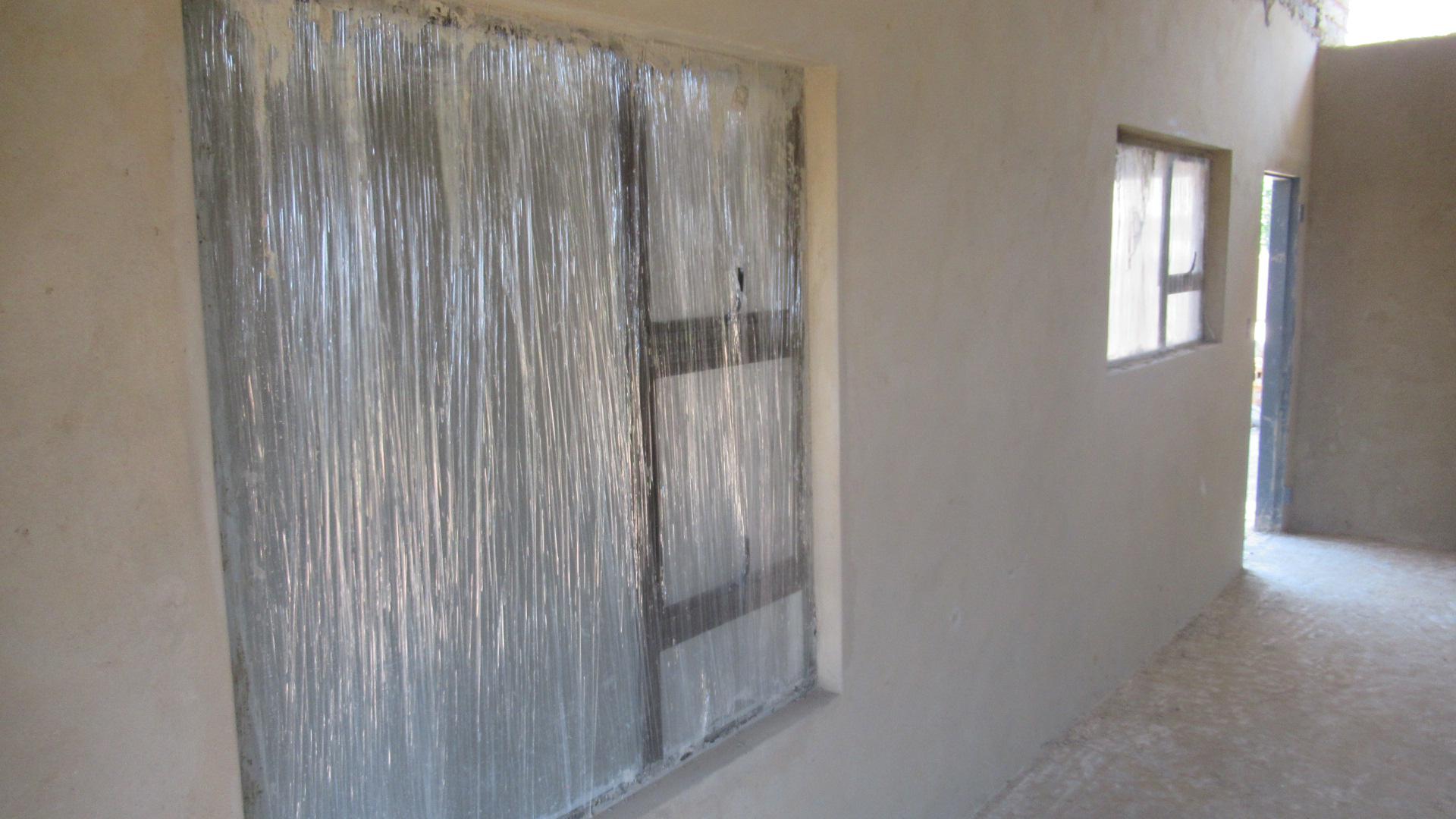 Spaces - 11 square meters of property in Mohlakeng