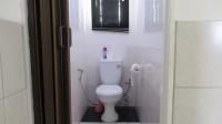 Bathroom 1 - 2 square meters of property in Bonela