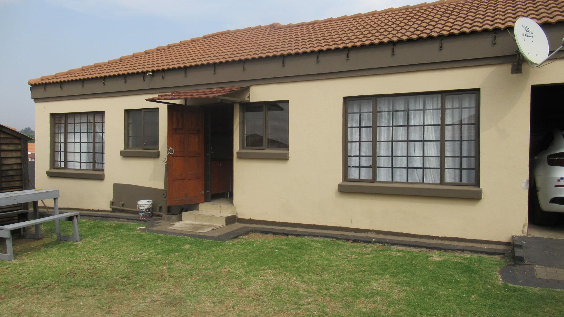 Backyard of property in Jackaroo Park