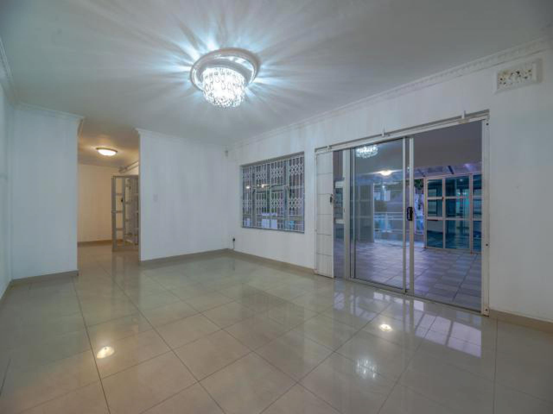 Standard Bank EasySell 7 Bedroom House for Sale in Avoca M