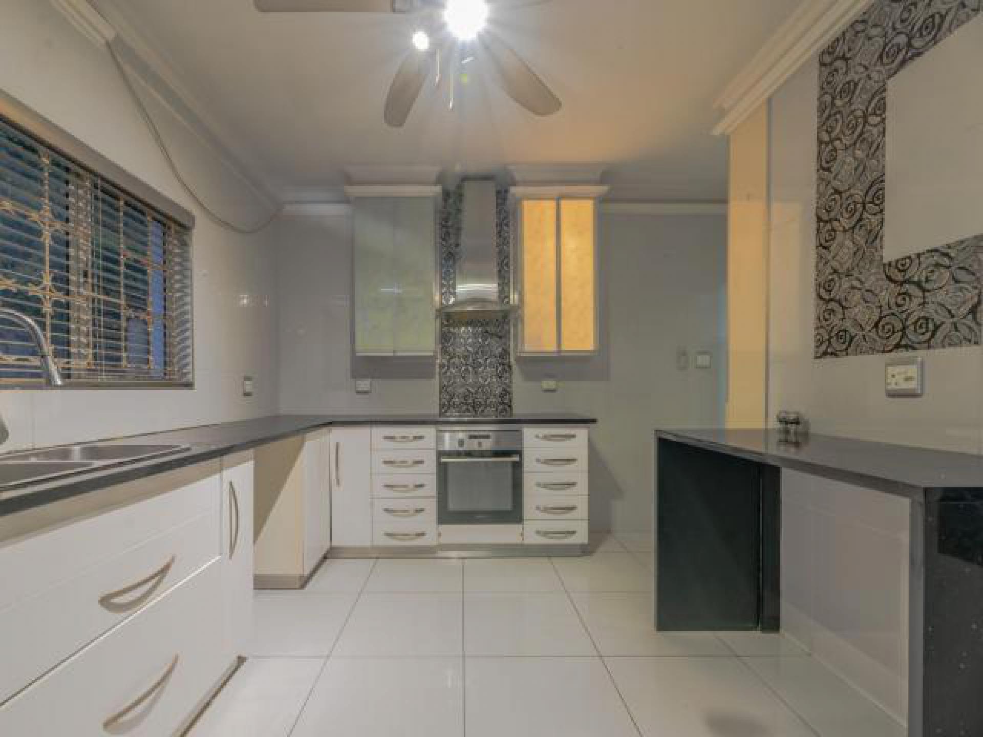 Standard Bank EasySell 7 Bedroom House for Sale in Avoca M