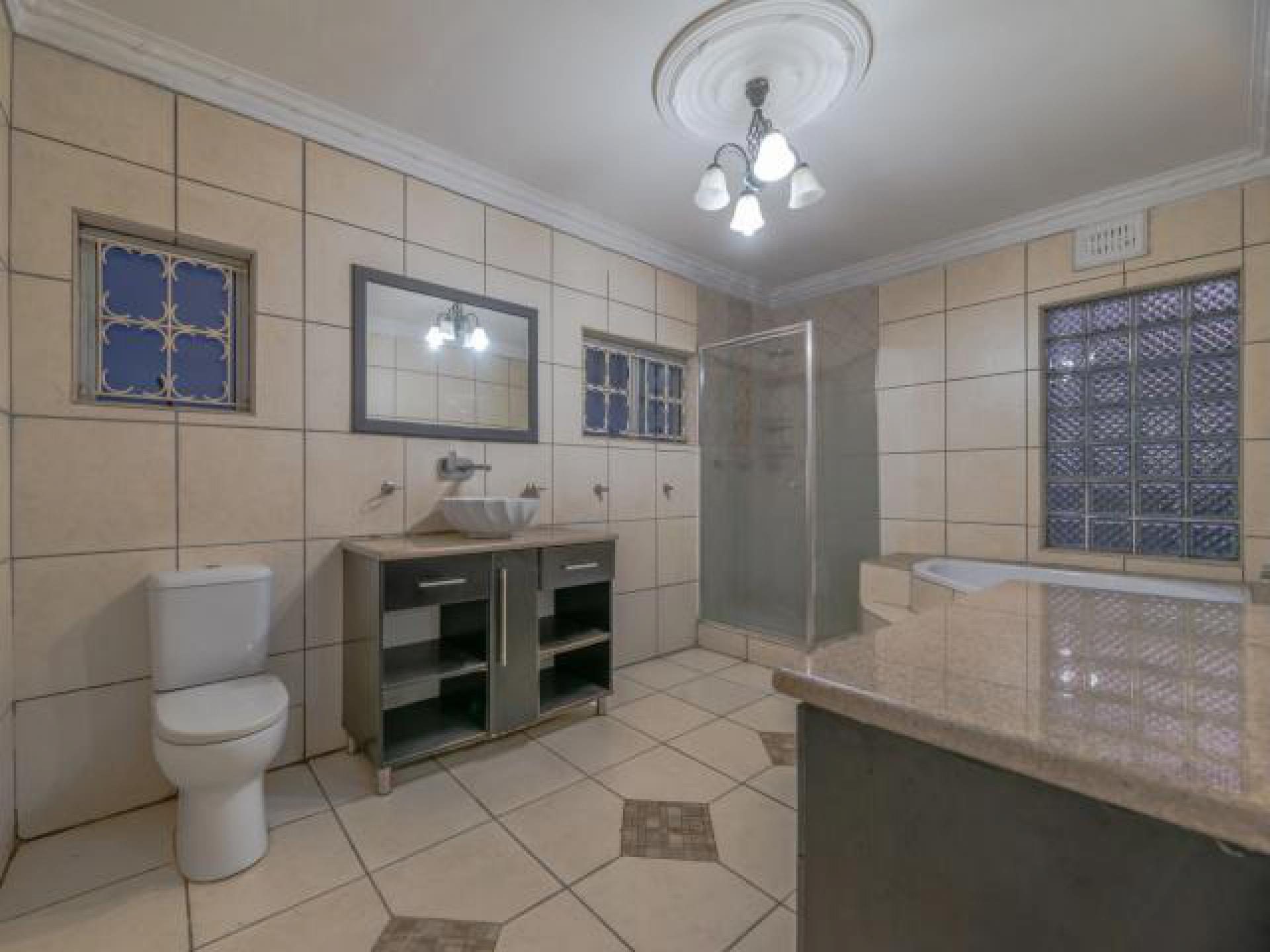 Standard Bank EasySell 7 Bedroom House for Sale in Avoca M