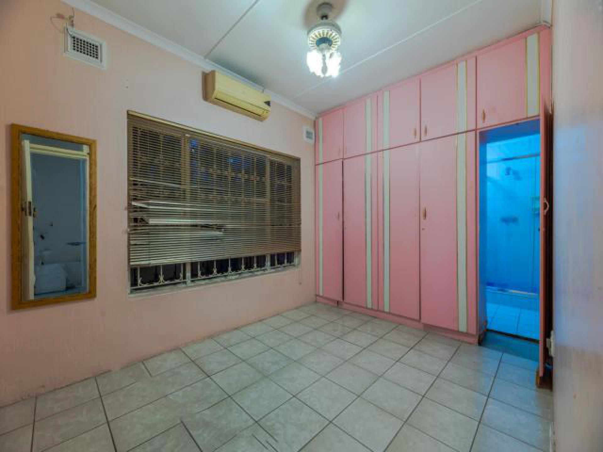 Standard Bank EasySell 7 Bedroom House for Sale in Avoca M