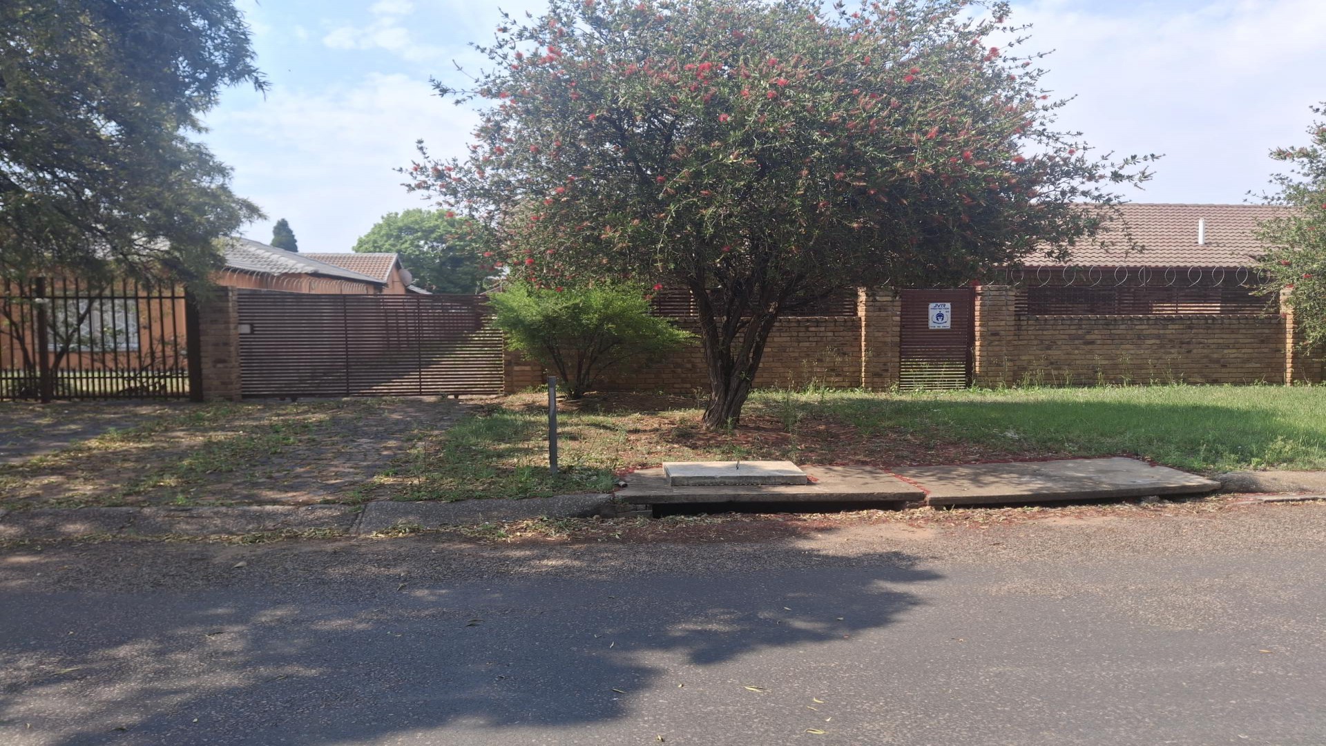 Front View of property in Riamarpark
