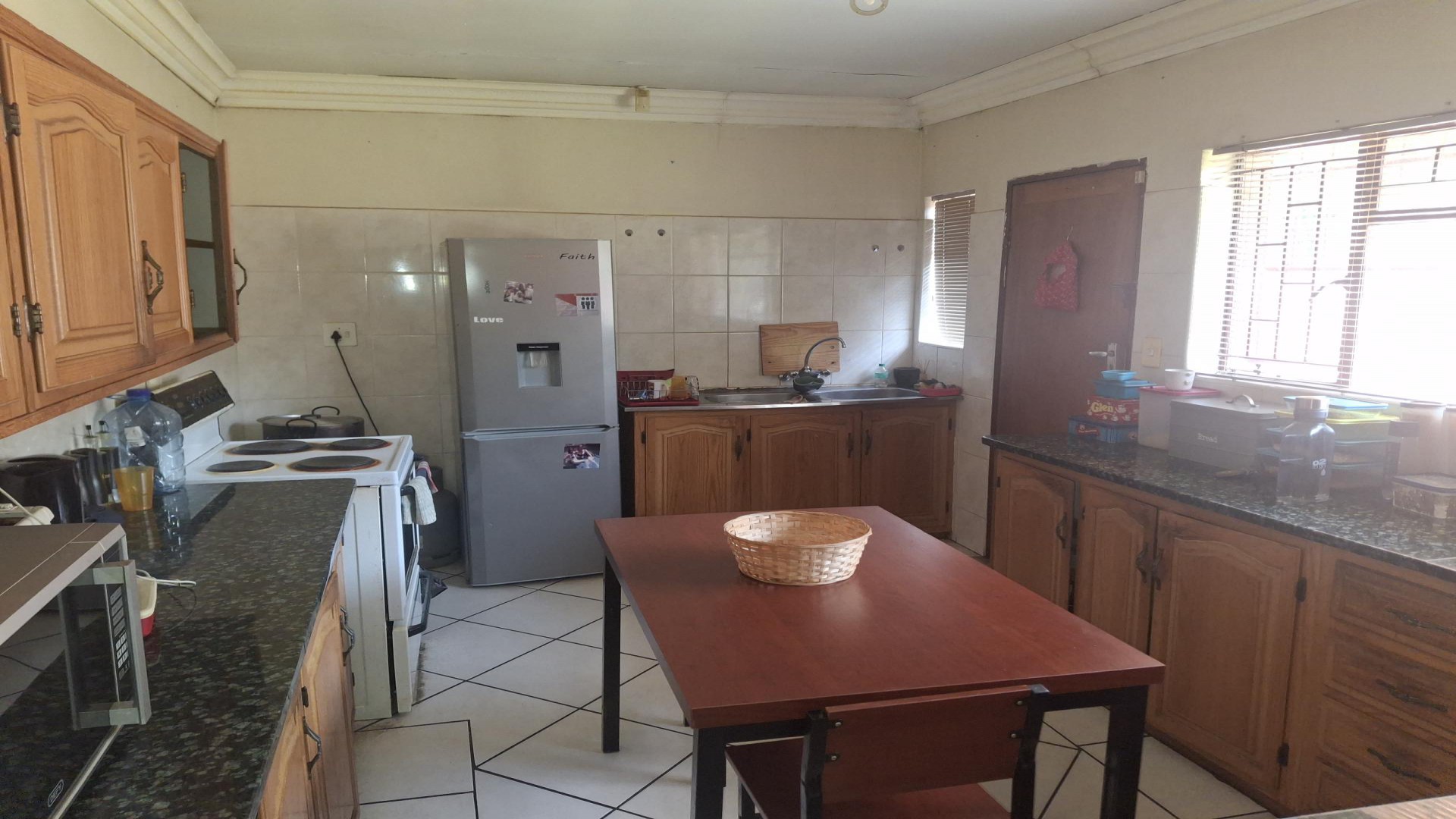Kitchen of property in Riamarpark