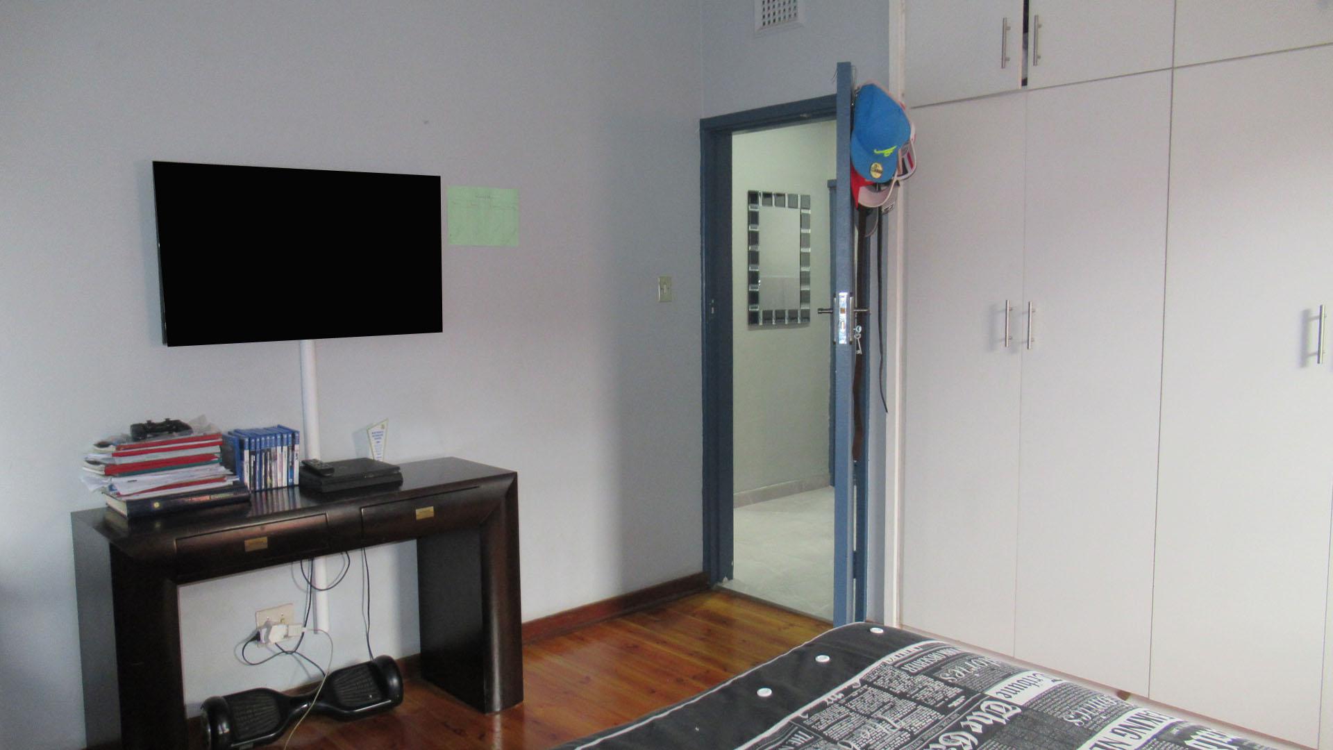 Bed Room 2 - 17 square meters of property in Carrington Heights