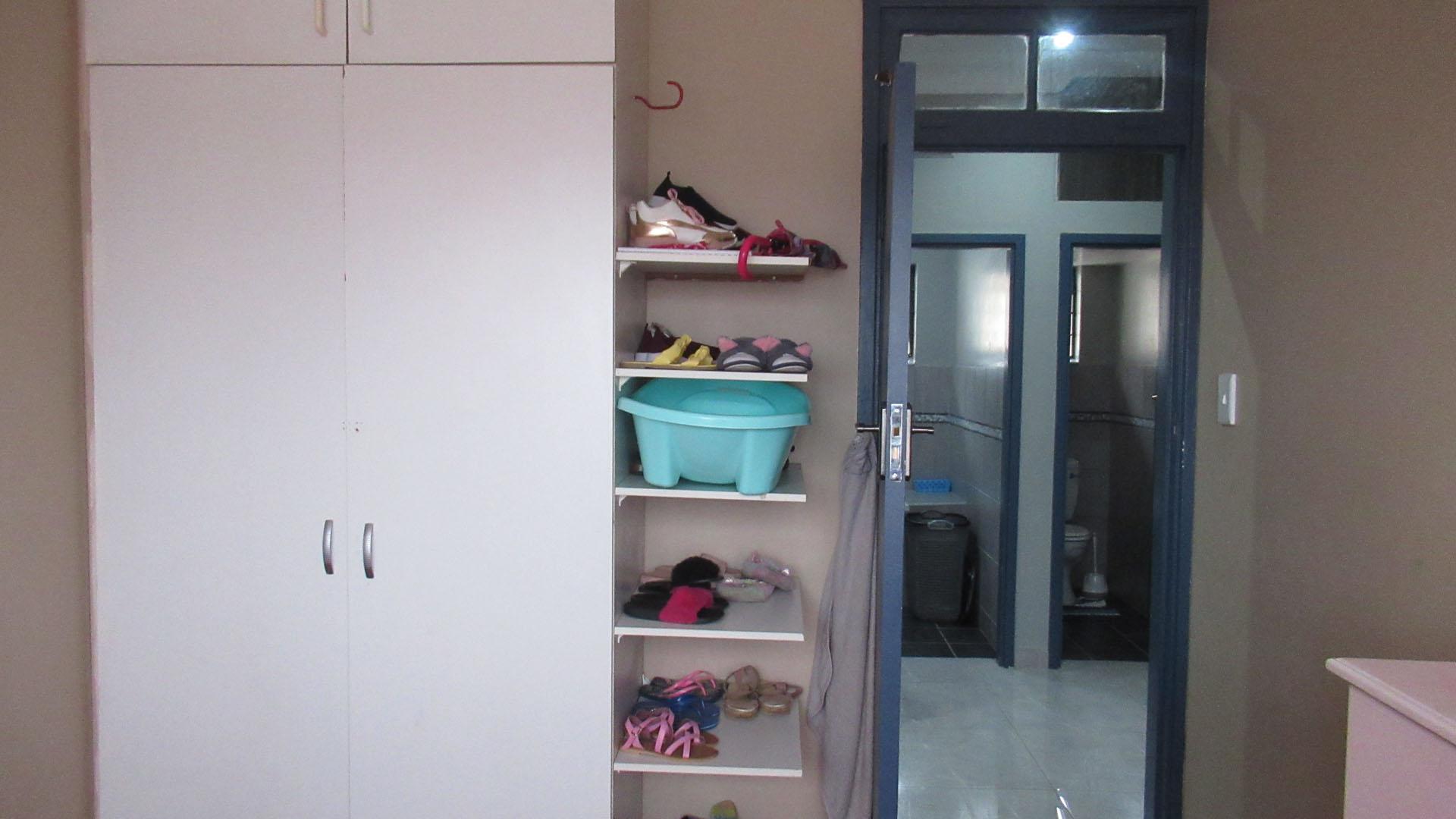 Bed Room 3 - 11 square meters of property in Carrington Heights