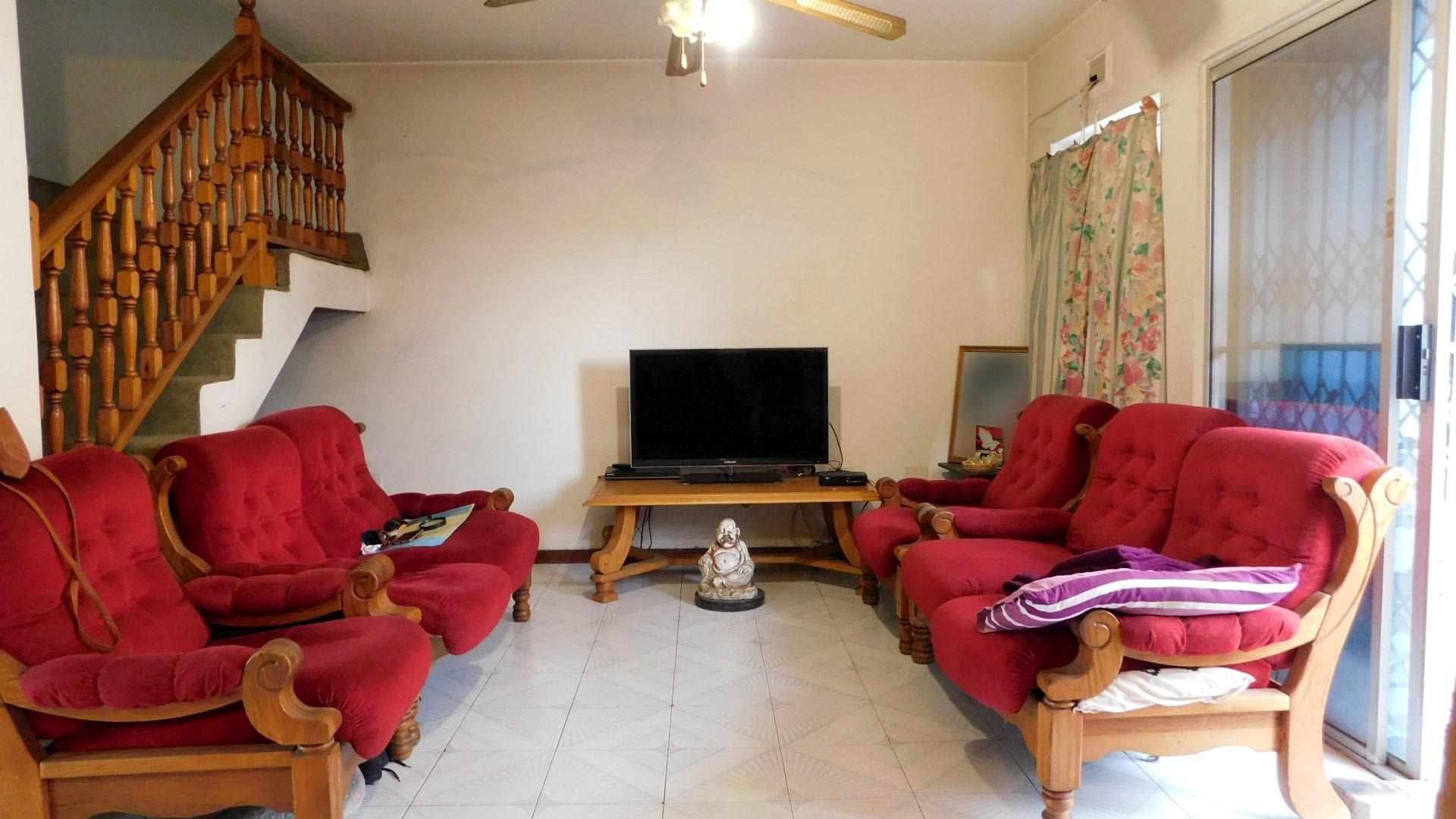 Lounges - 20 square meters of property in Oaklands - DBN