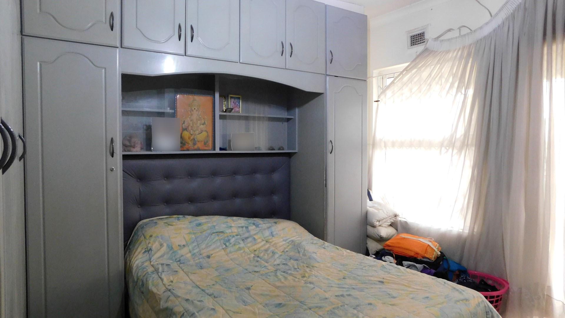 Bed Room 1 - 16 square meters of property in Oaklands - DBN