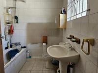 Bathroom 1 - 6 square meters of property in Oaklands - DBN