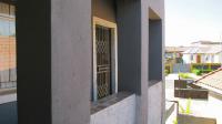 Balcony - 11 square meters of property in Olievenhoutbos