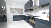 Kitchen - 10 square meters of property in Bluff