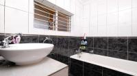 Bathroom 1 - 3 square meters of property in Bluff