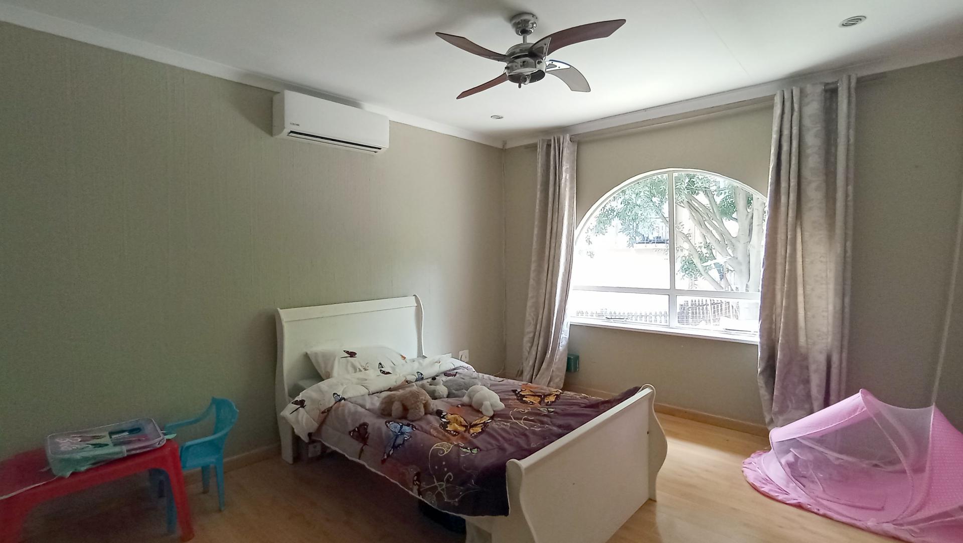 Bed Room 1 - 16 square meters of property in Rembrandt Park