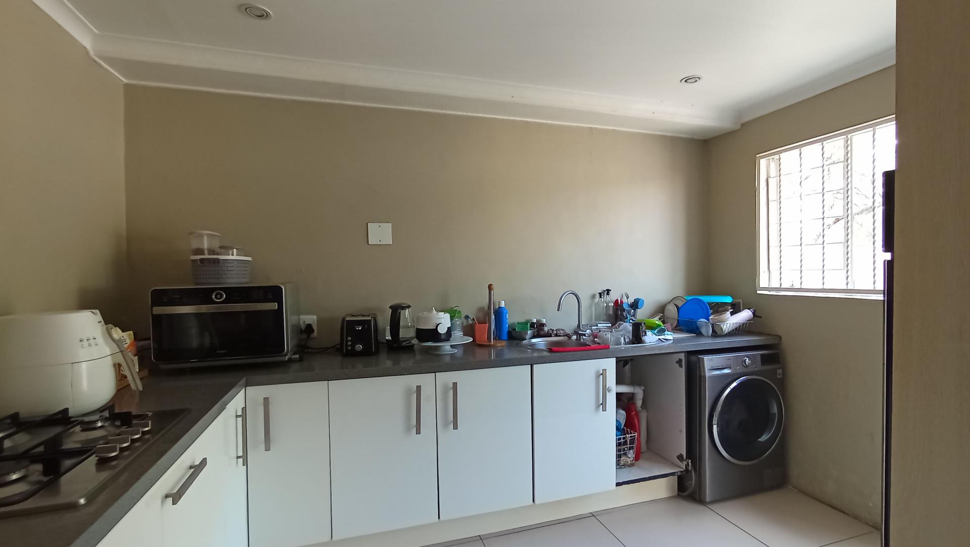 Kitchen - 12 square meters of property in Rembrandt Park