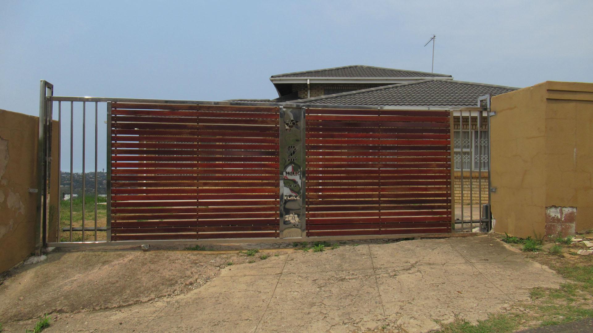 Front View of property in Avoca Hills