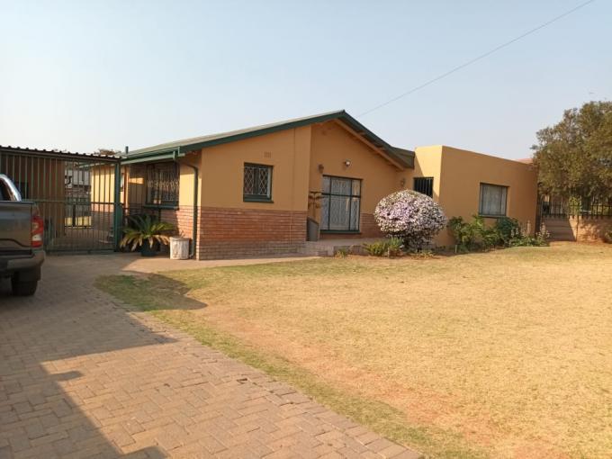 3 Bedroom House for Sale For Sale in Witpoortjie - MR534427