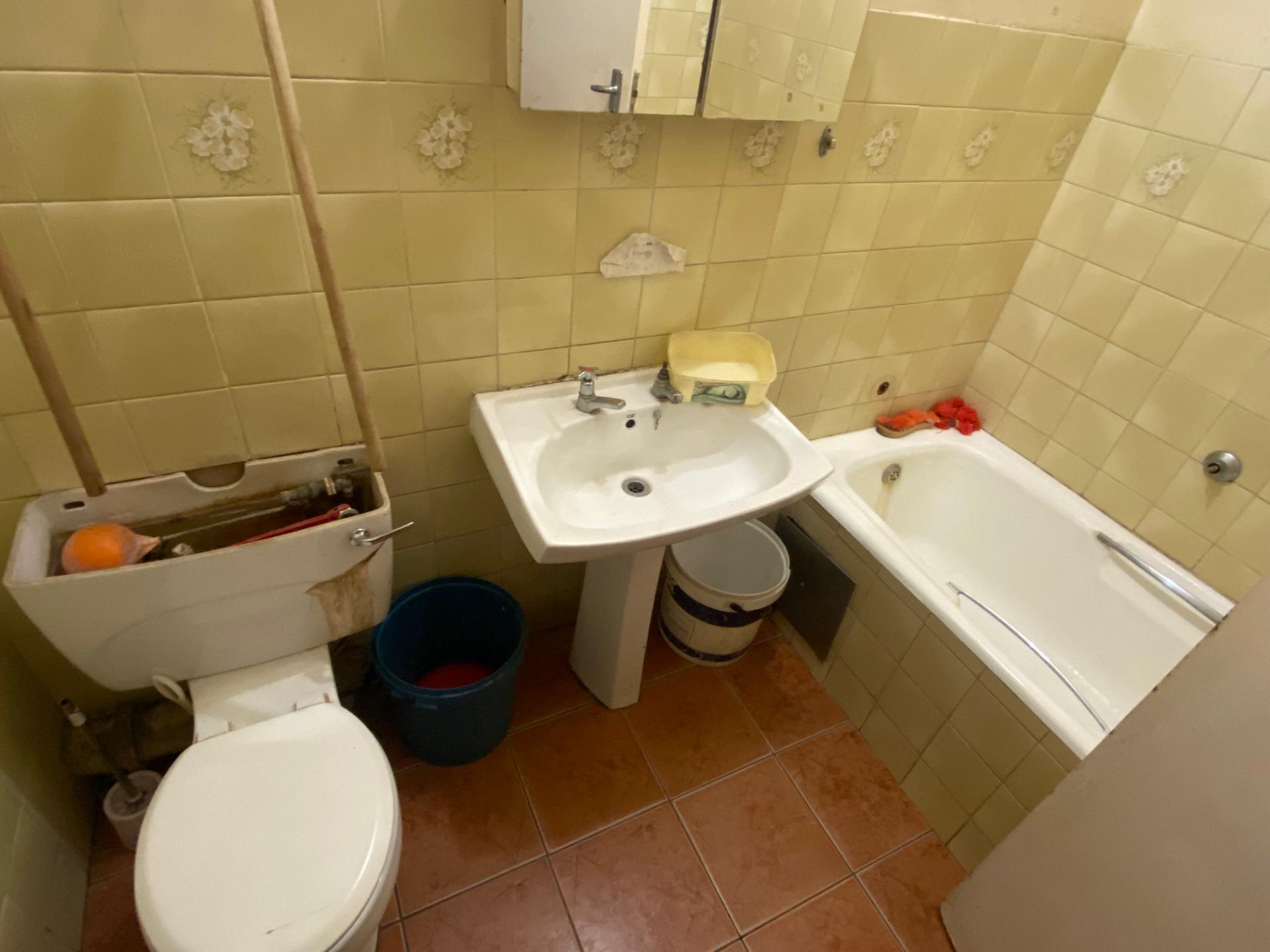  of property in Sunnyside