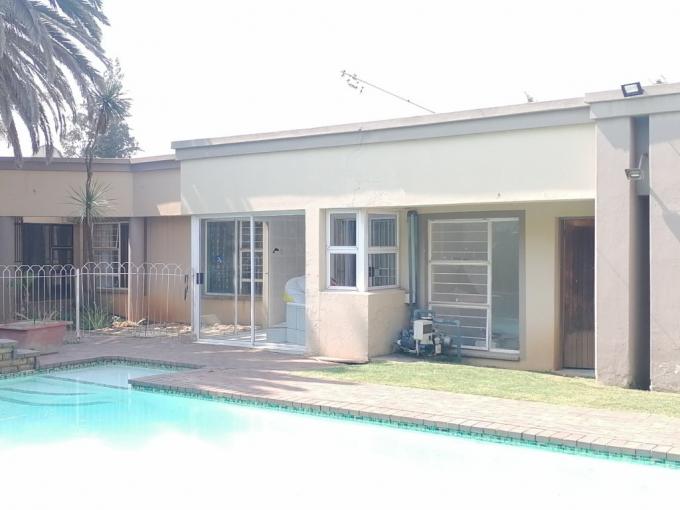 4 Bedroom House for Sale For Sale in Mulbarton MR534597