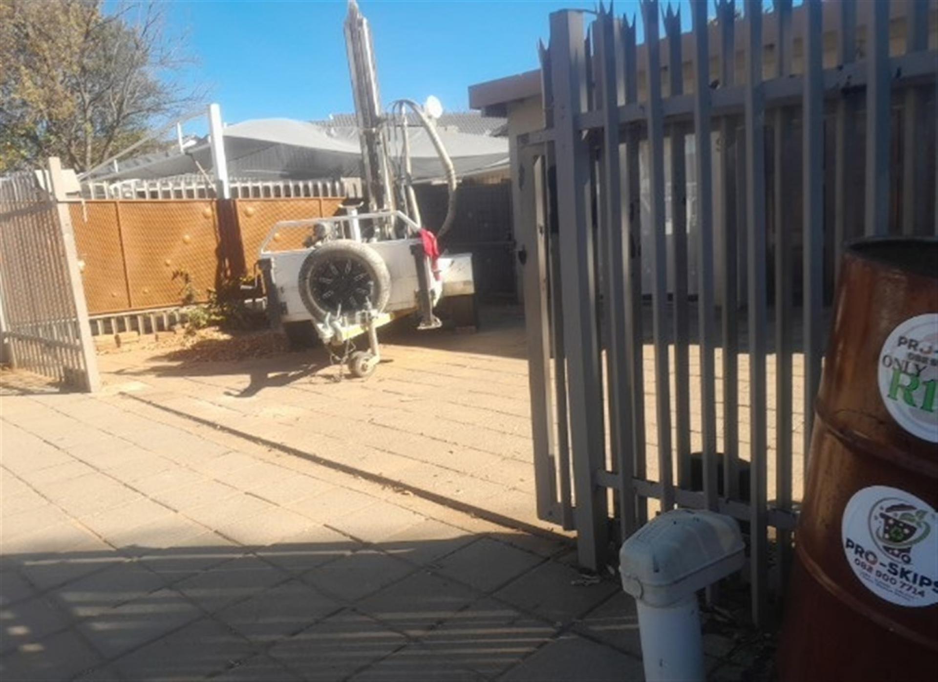 Front View of property in Flamwood