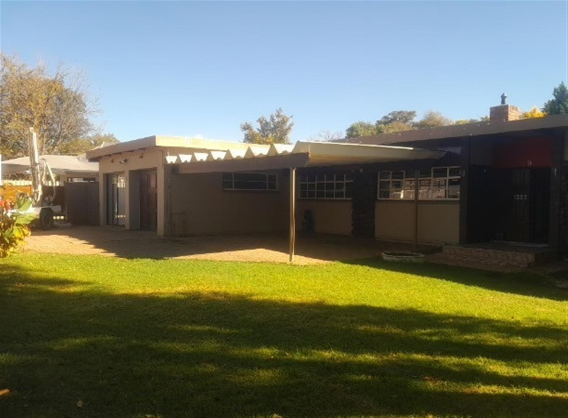 Front View of property in Flamwood