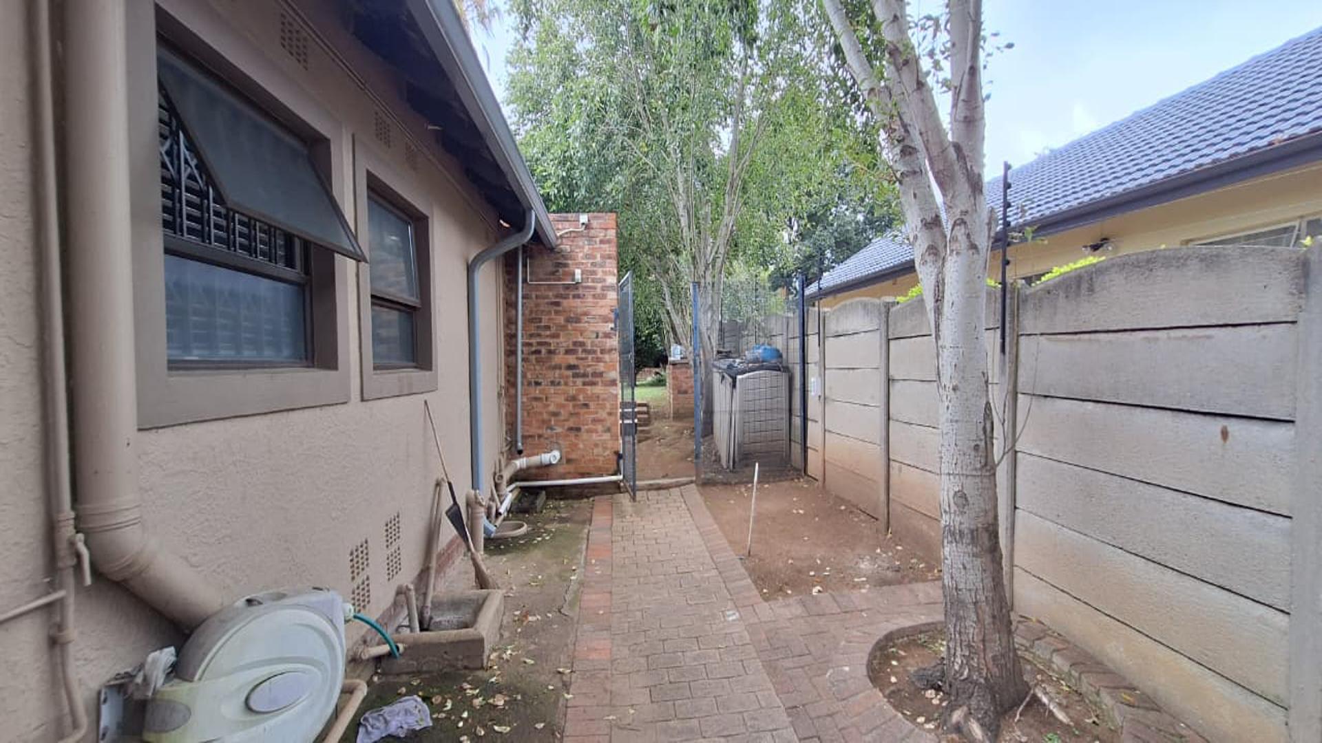 Backyard of property in Glen Marais