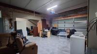 Garage - 106 square meters of property in Glen Marais
