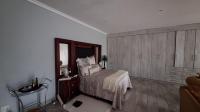 Main Bedroom - 26 square meters of property in Glen Marais