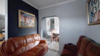 Informal Lounge - 8 square meters of property in Glen Marais