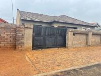 Front View of property in Protea Glen