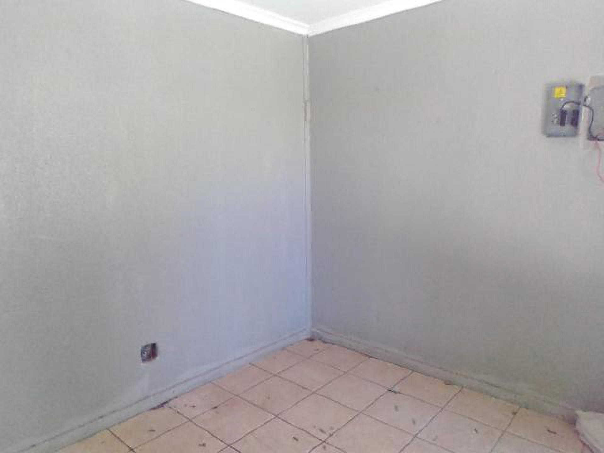 Bed Room 2 of property in Rustenburg Oos-Einde