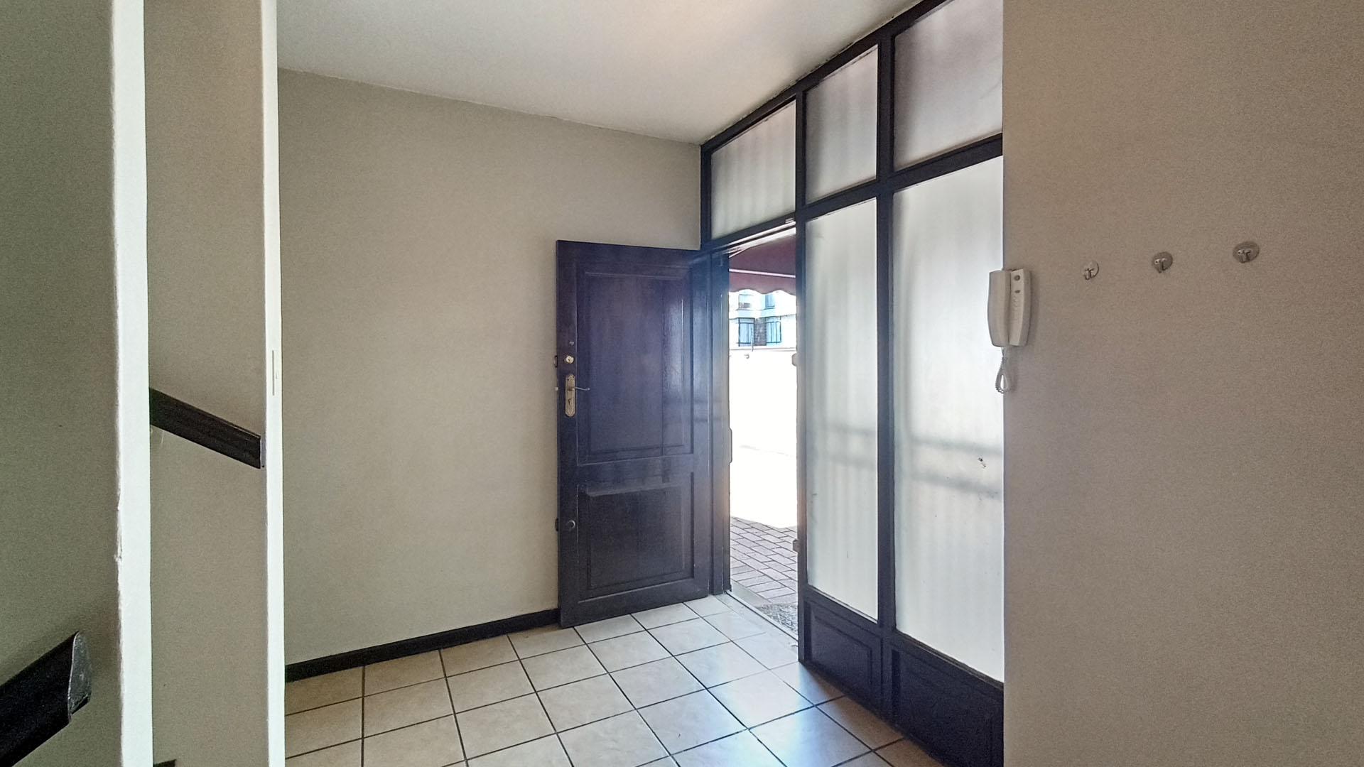 Spaces - 41 square meters of property in Arcadia