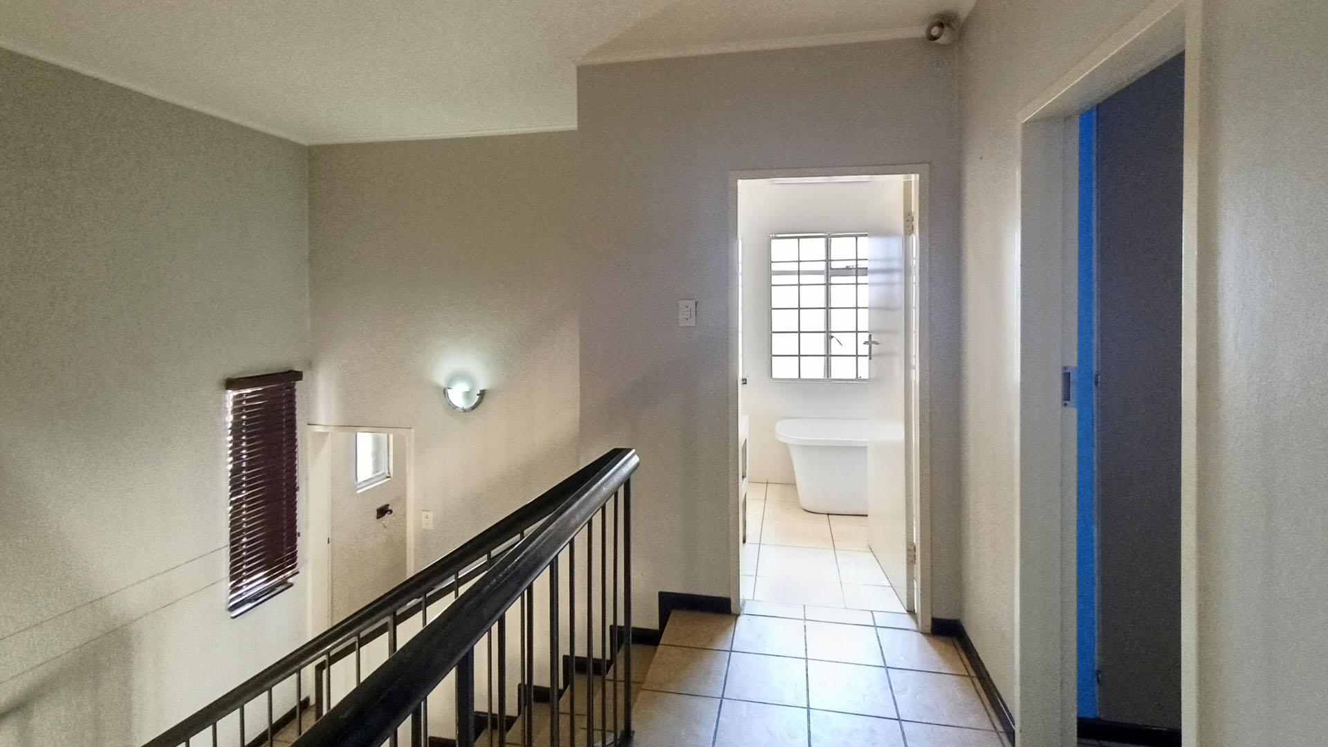 Spaces - 41 square meters of property in Arcadia