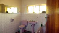 Main Bathroom - 8 square meters of property in Farm Haakdoornboom