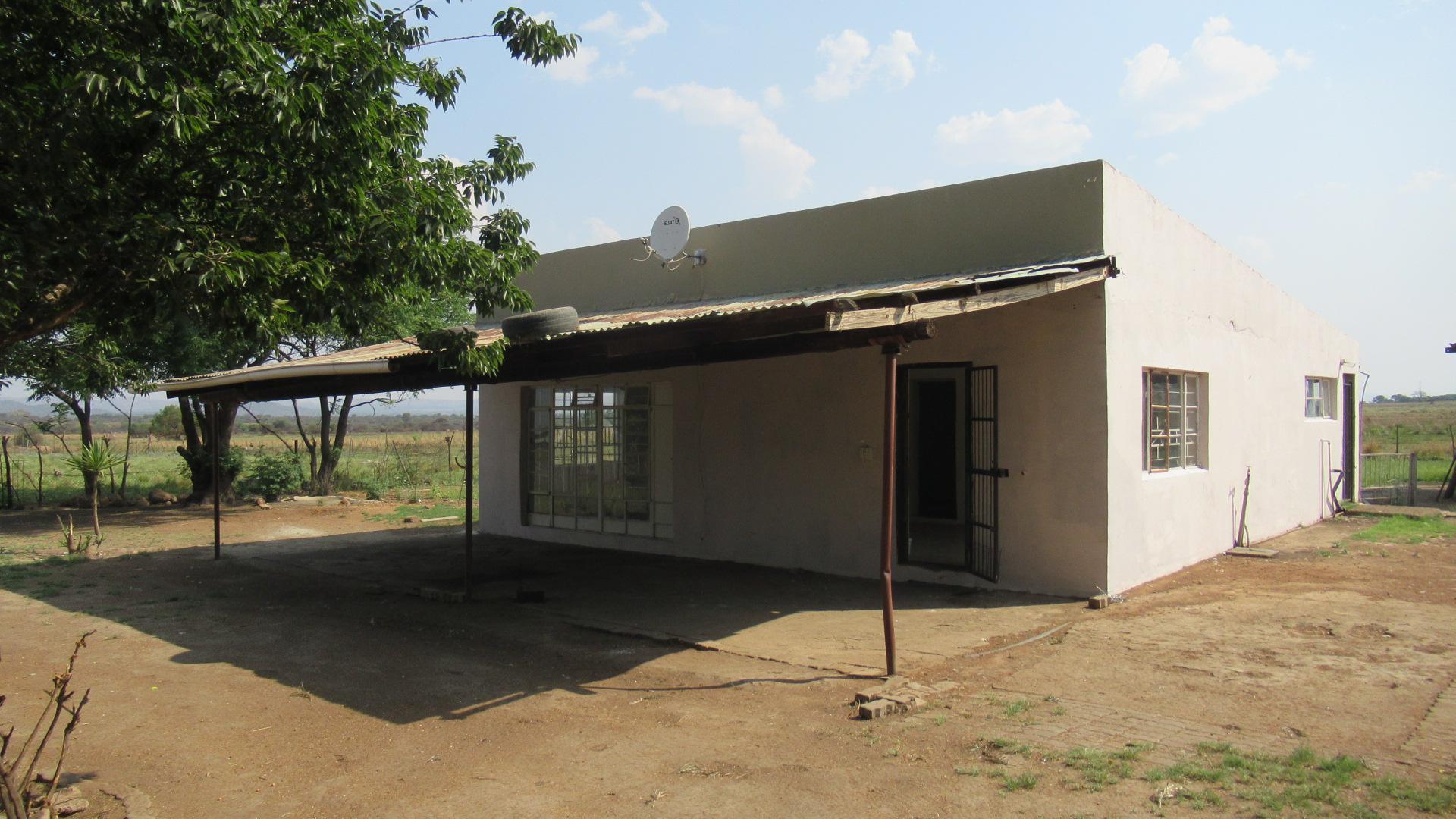 Front View of property in Farm Haakdoornboom