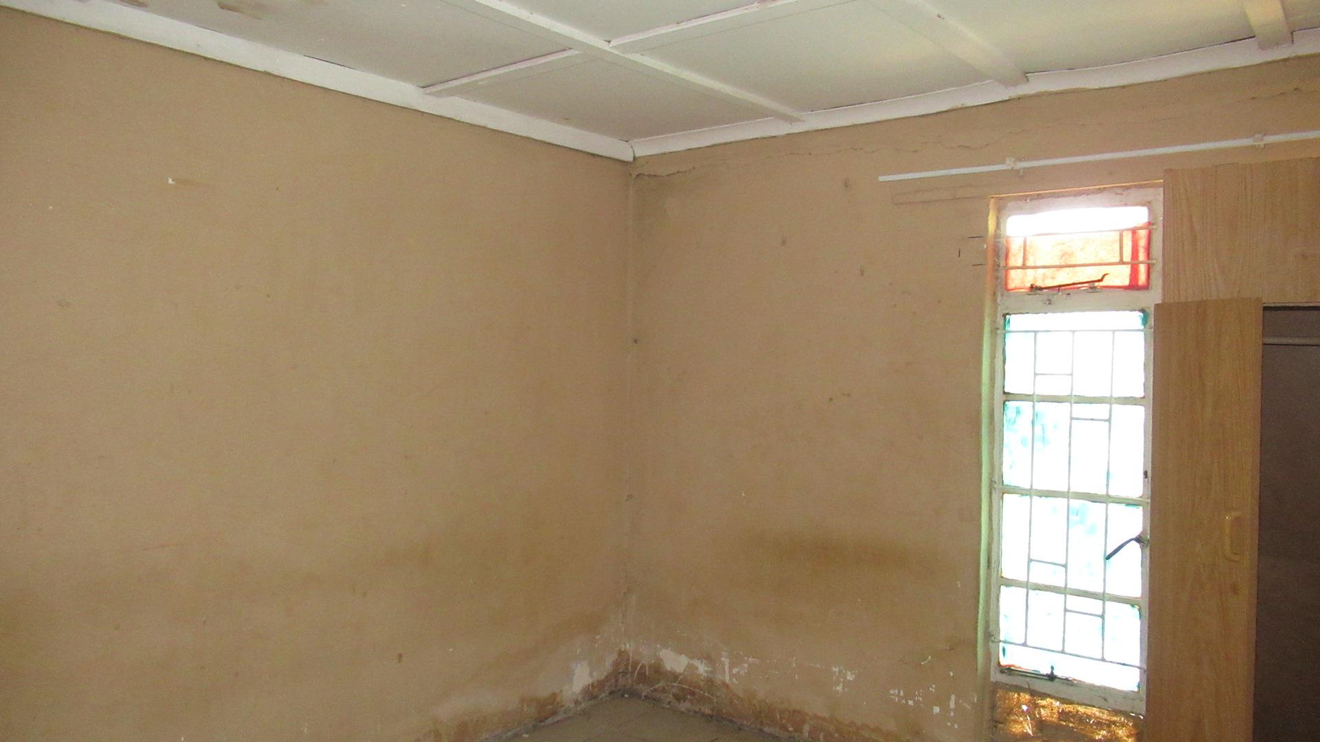 Bed Room 5+ - 75 square meters of property in Farm Haakdoornboom